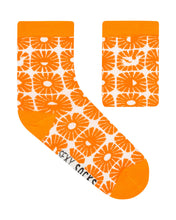 Load image into Gallery viewer, Sunshine Persimmon’ Bamboo Socks (4-7)