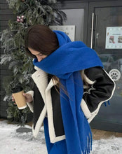 Load image into Gallery viewer, Plain warm handle scarf - Blue

