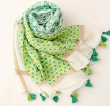 Load image into Gallery viewer, Viscose scarf - Green print
