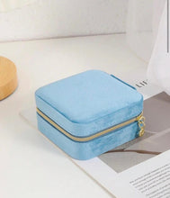 Load image into Gallery viewer, Travel jewellery case
