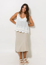 Load image into Gallery viewer, Wanderer Vest | White
