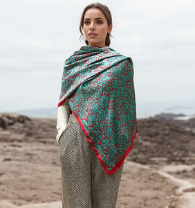 Satin look-and-feel scarf - Blue/red
