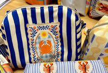 Load image into Gallery viewer, Toiletry bag
