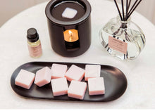 Load image into Gallery viewer, Modern Classics - Ceramic Wax Melter - Black
