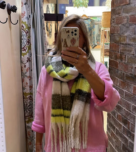 Warm handle stripe scarf - lime stripe