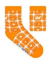 Load image into Gallery viewer, Sunshine Persimmon’ Bamboo Socks (4-7)
