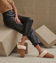Load image into Gallery viewer, Ugg Scuffette ll slipper - Chestnut
