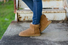 Load image into Gallery viewer, Ugg Classic Mini - Chestnut
